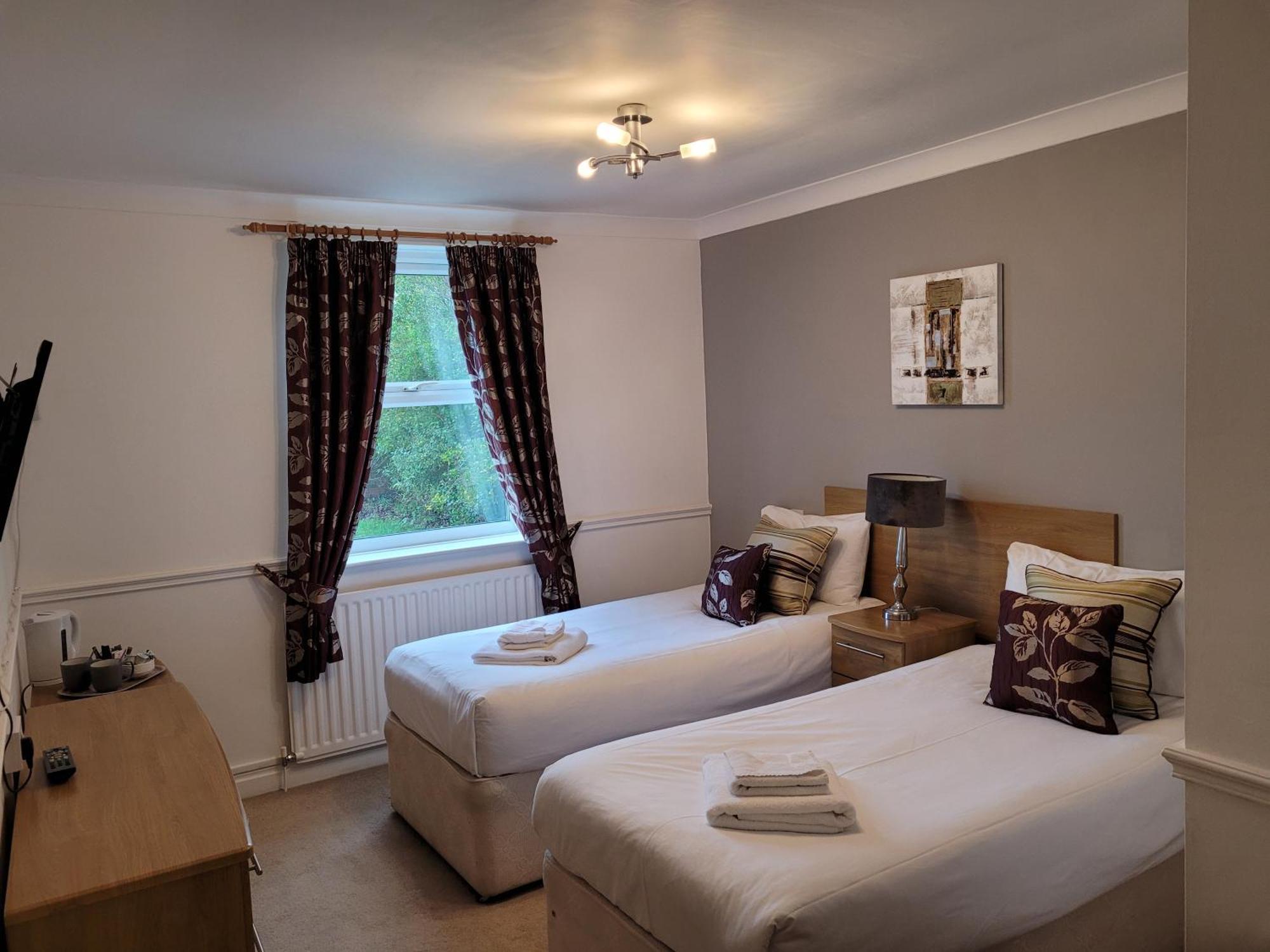 The White Horse Lodge Hotel Тирск Екстериор снимка