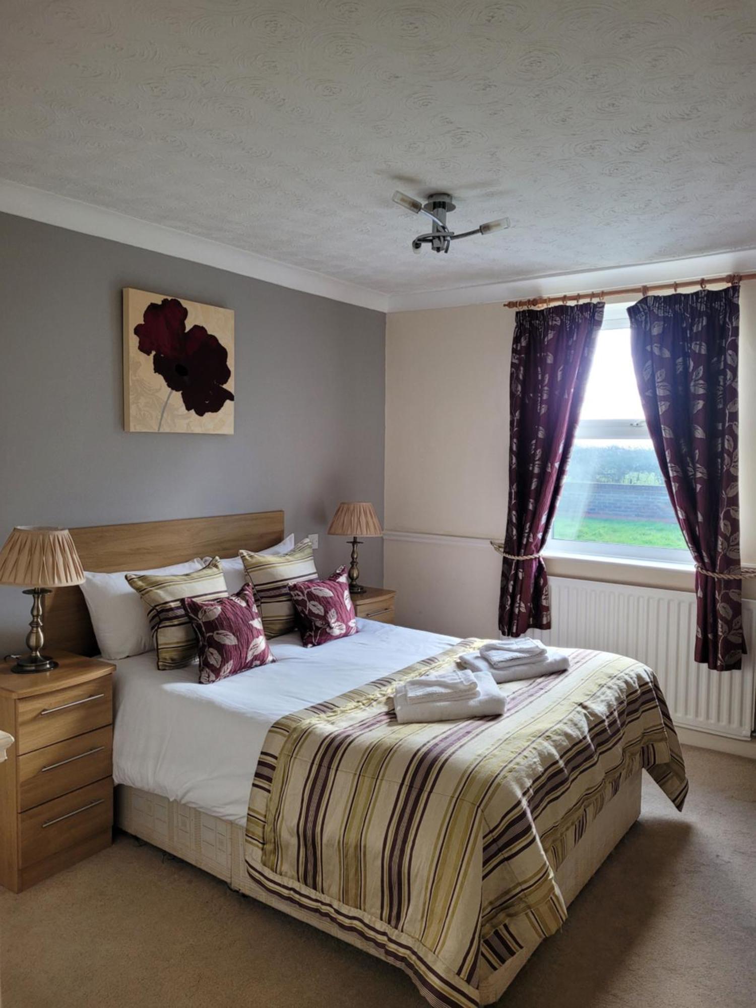 The White Horse Lodge Hotel Тирск Екстериор снимка